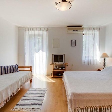 Apartments Jelena ヴェリ・ロシニュ エクステリア 写真